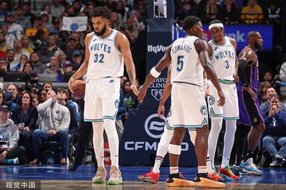 前锋线之间 前锋线之间